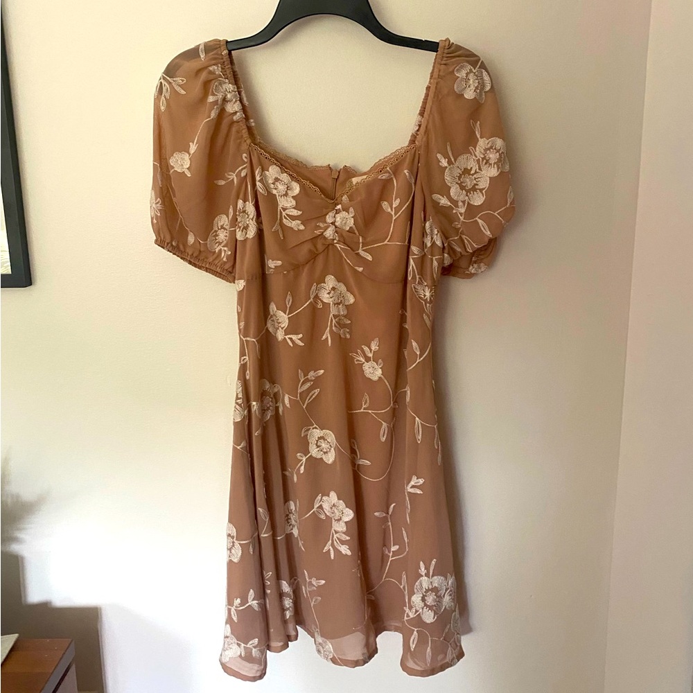 Short formal nude and floral dress